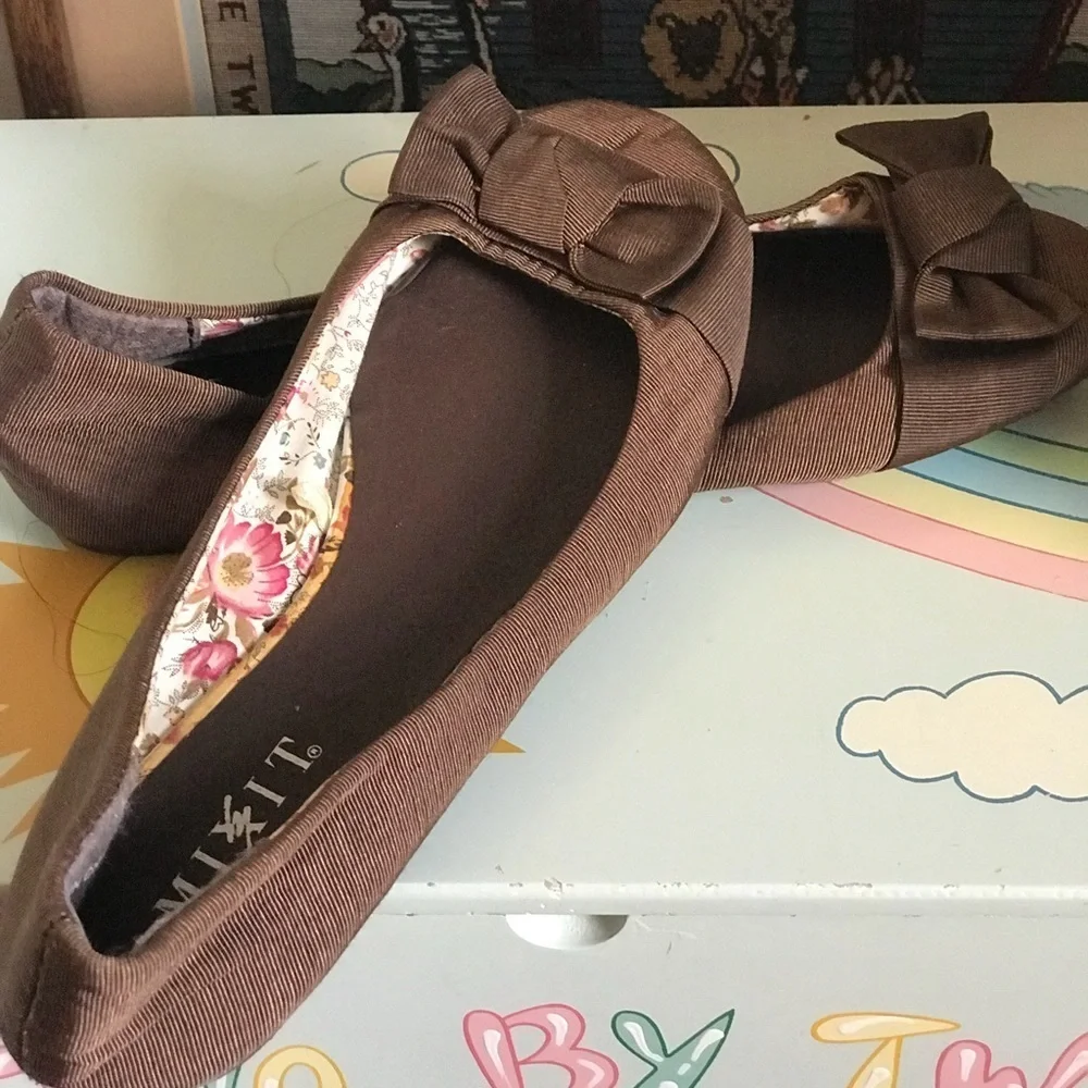 MIX IT CHOCOLATE FLATS BOW LIKE NEW